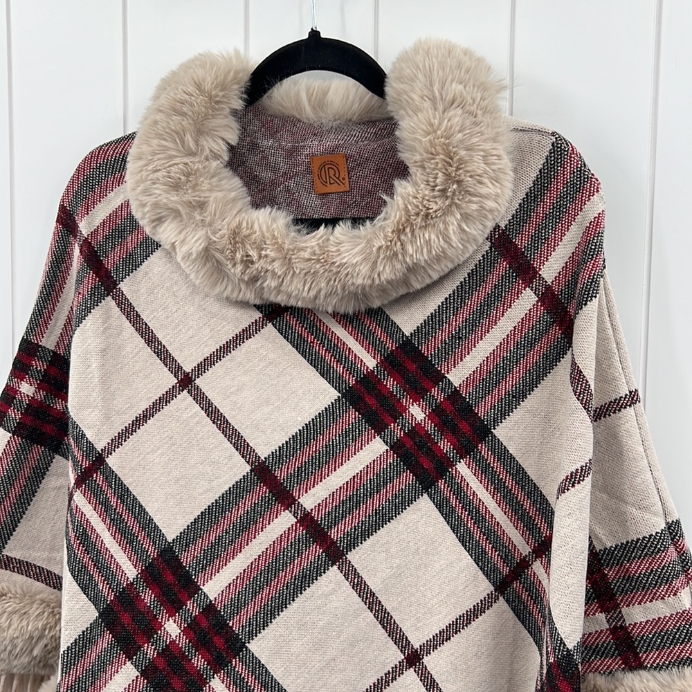 🆕Tartan Plaid V-Shape Poncho W/Faux Fur & Fringe Trim - Picture 4 of 12